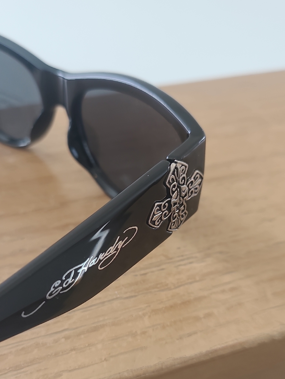 Ed Hardy Women's Black Cat-Eye Sunglasses - UV Protection - Picture 7 of 8